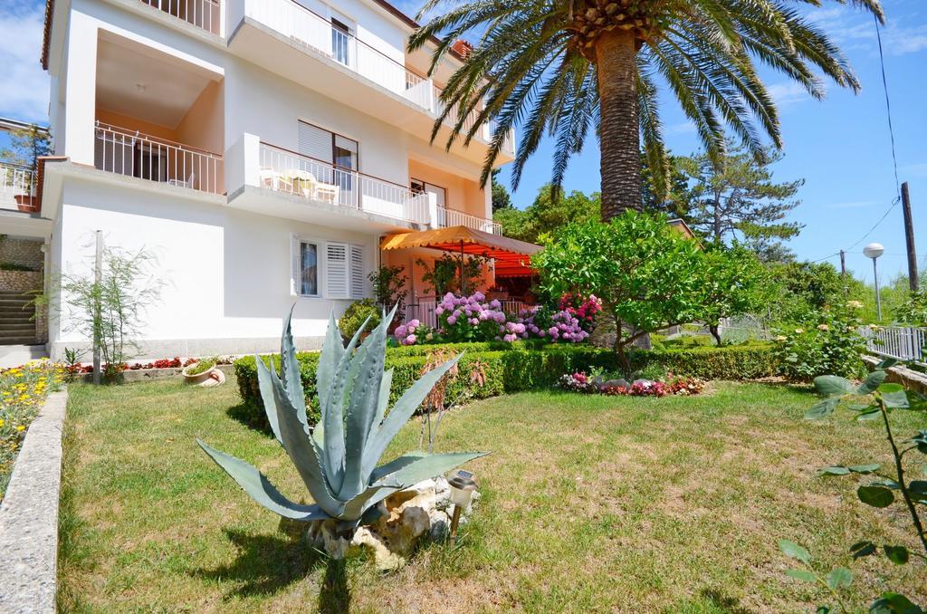Apartments Marija Mundanije Экстерьер фото